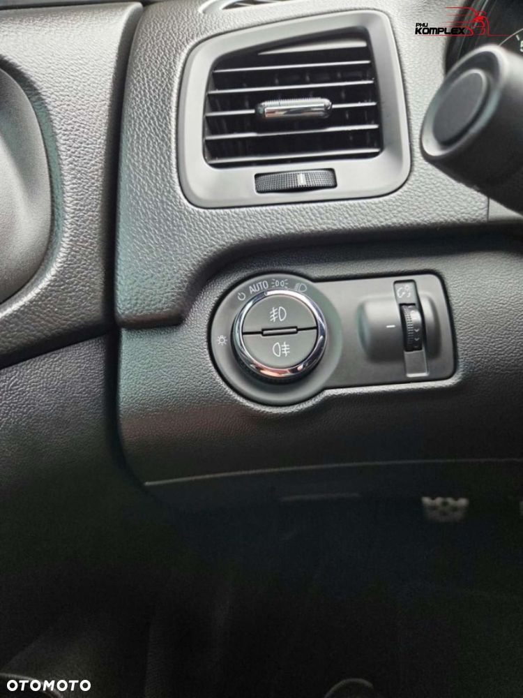 Opel Insignia - 29