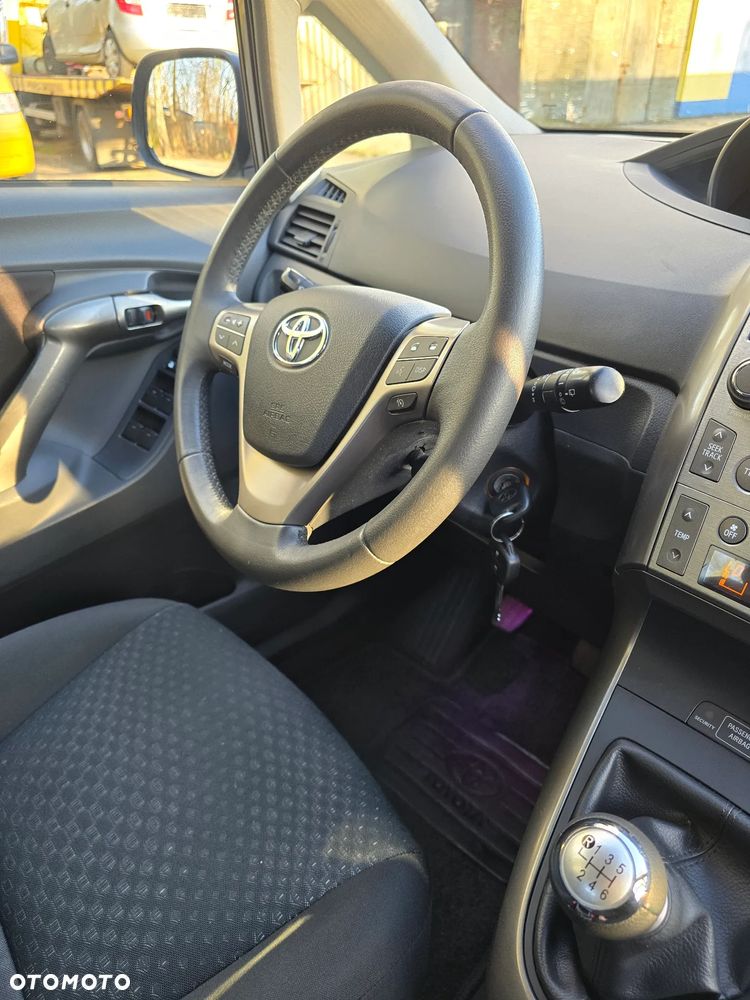 Toyota Verso 1.8 7-Sitzer Comfort - 17
