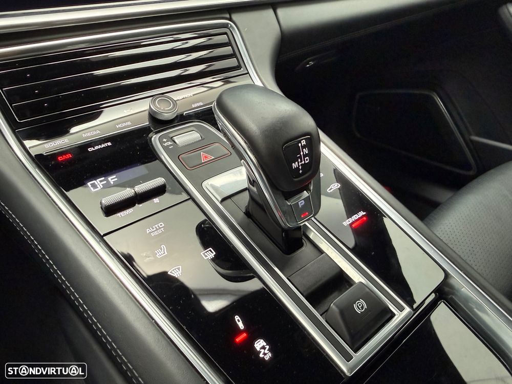 Porsche Panamera 4 E-Hybrid Platinum Edition - 18