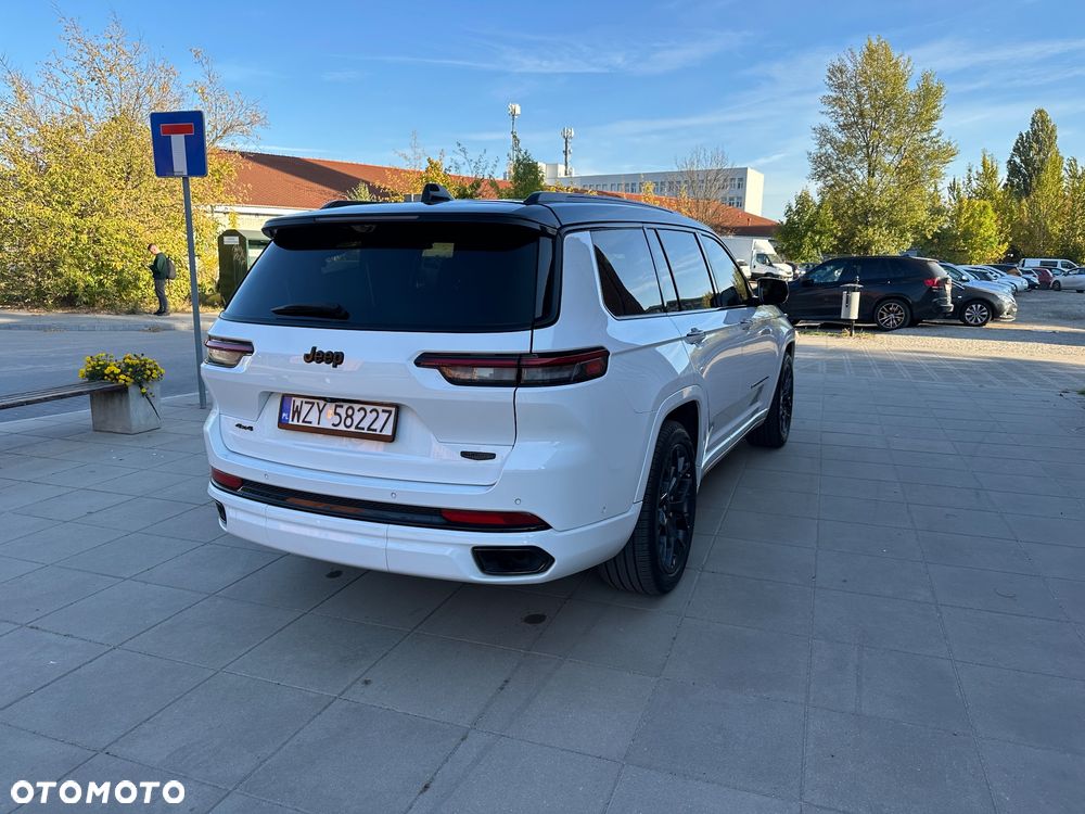 Jeep Grand Cherokee - 21