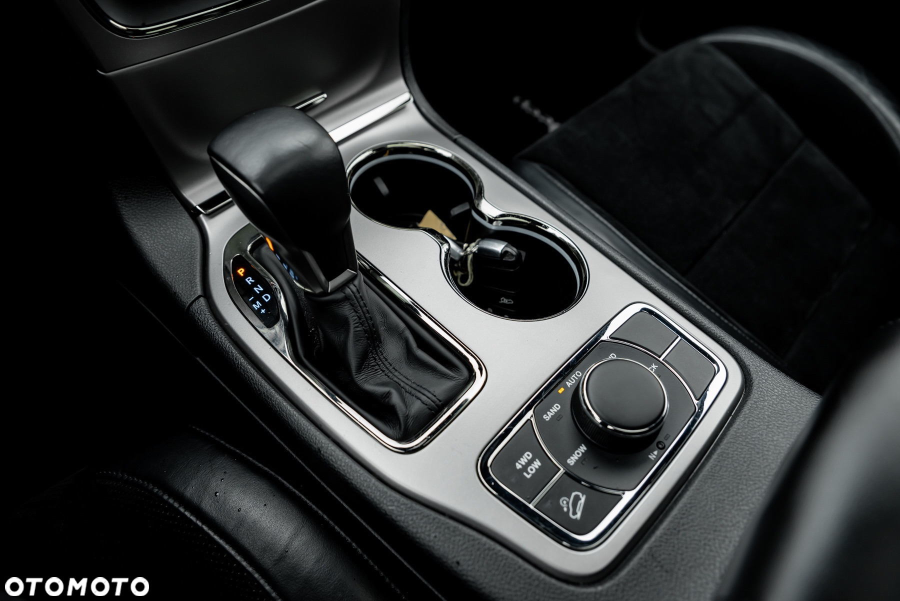 Jeep Grand Cherokee - 39