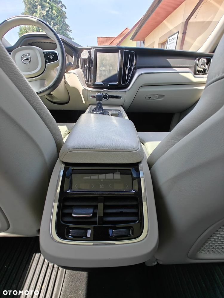 Volvo XC 60 T6 AWD Geartronic Inscription - 17