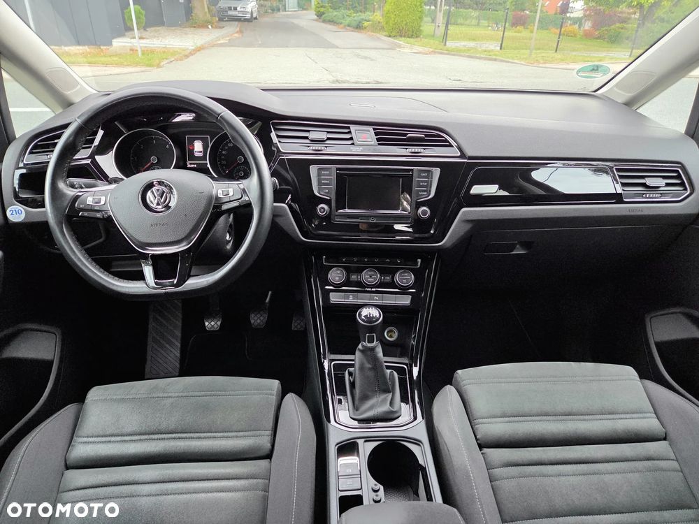 Volkswagen Touran 2.0 TDI BMT Highline - 13