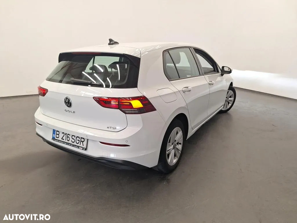 Volkswagen Golf - 2