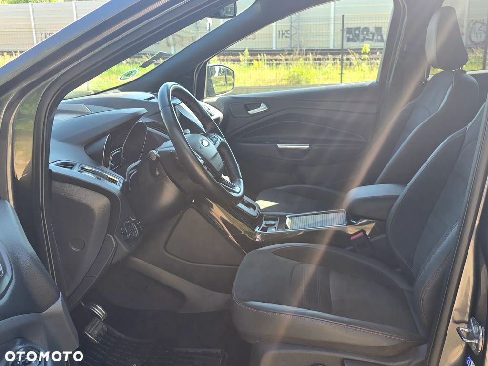 Ford Kuga 2.0 TDCi 4x4 ST-Line - 18
