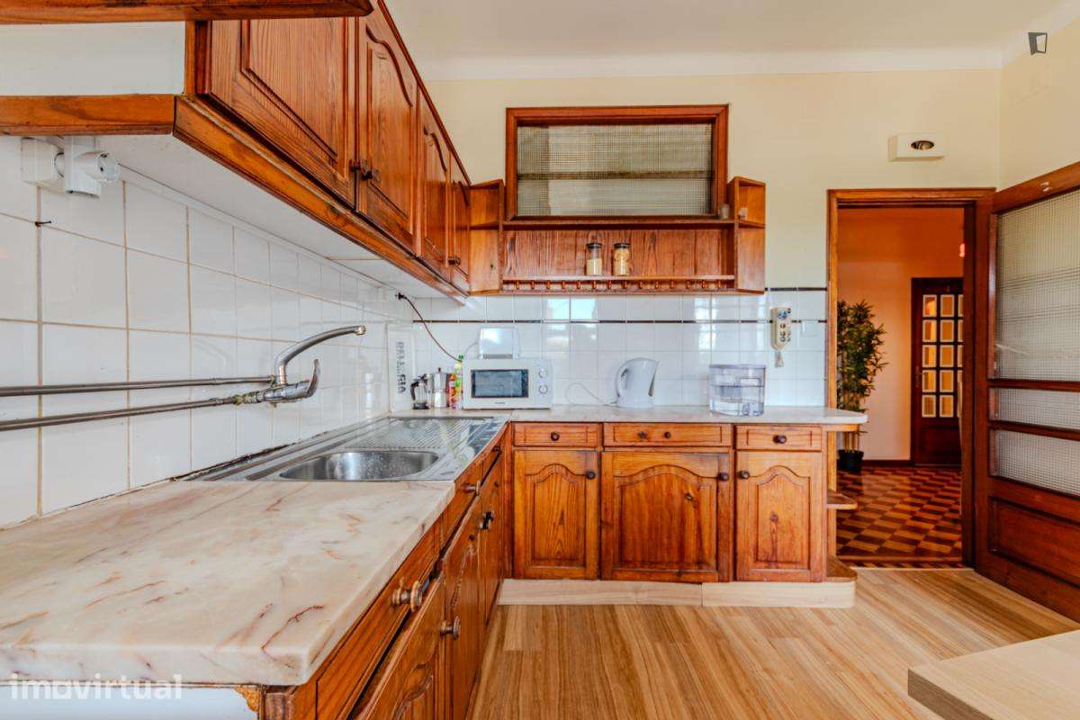 Quarto - localizado em Santo Ildefonso Porto - Grande imagem: 5/17