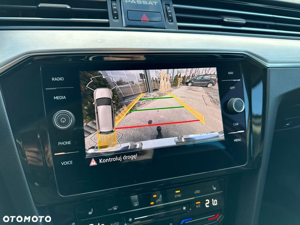 Volkswagen Passat 2.0 TDI SCR DSG 4Motion Elegance - 7