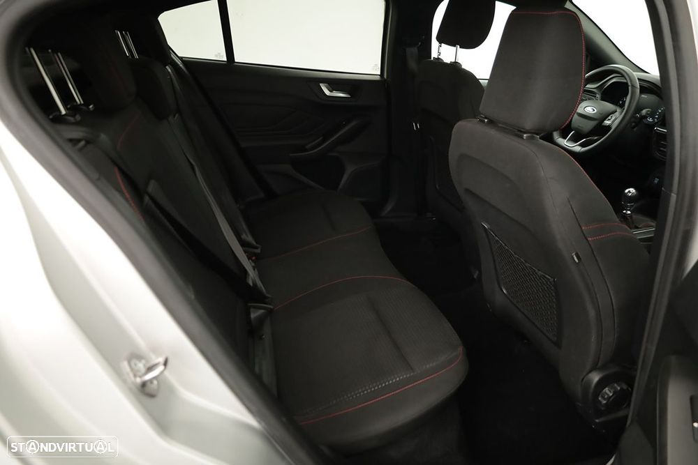 Ford Focus 1.0 EcoBoost MHEV ST-Line - 22