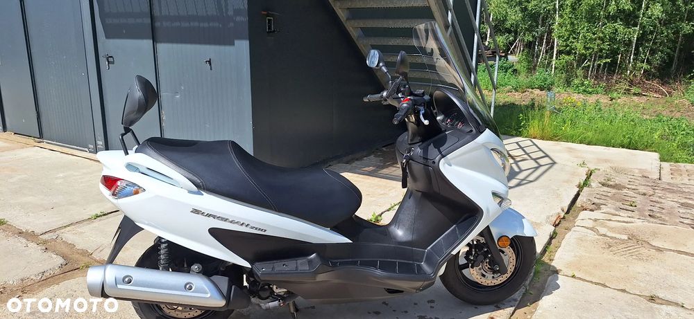 Suzuki Burgman - 3