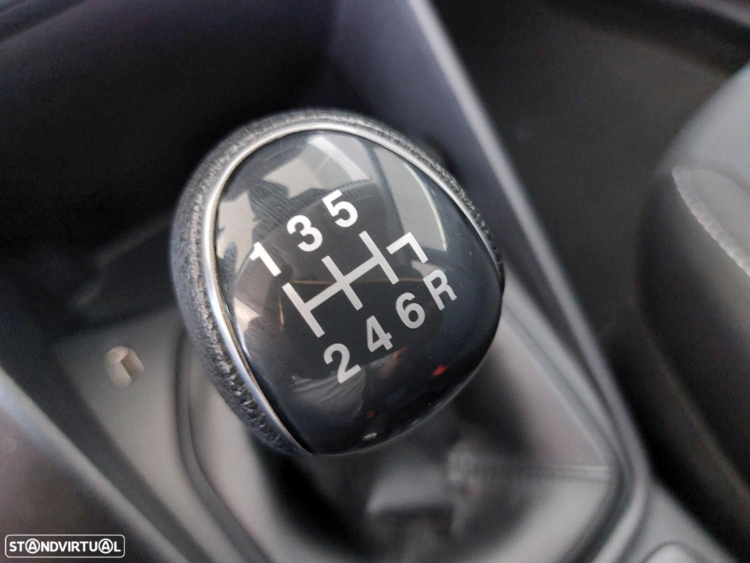 Ford Fiesta 1.0 EcoBoost Connected - 32