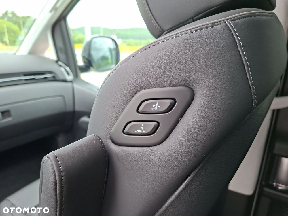 Hyundai Staria 1.6 T-GDI HEV Luxury - 29