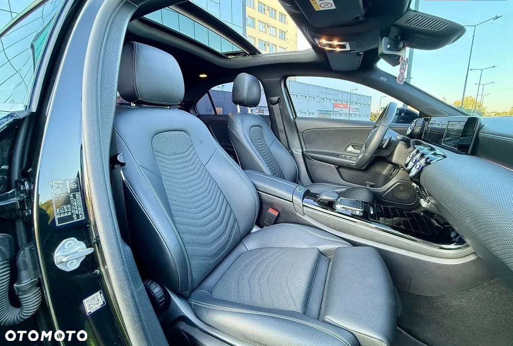 Mercedes-Benz Klasa A 220 4-Matic AMG Line - 19