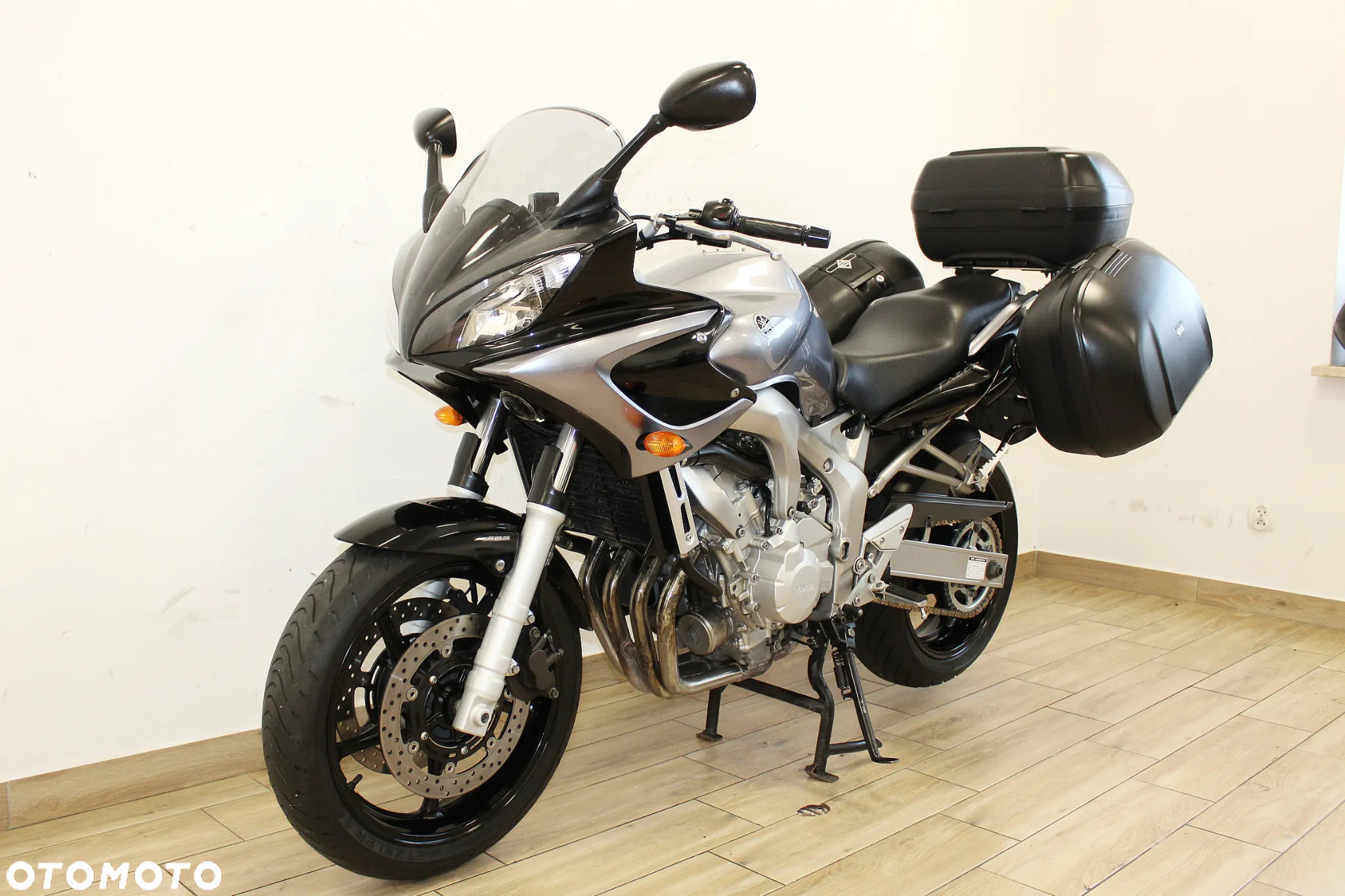 Yamaha FZ - 12