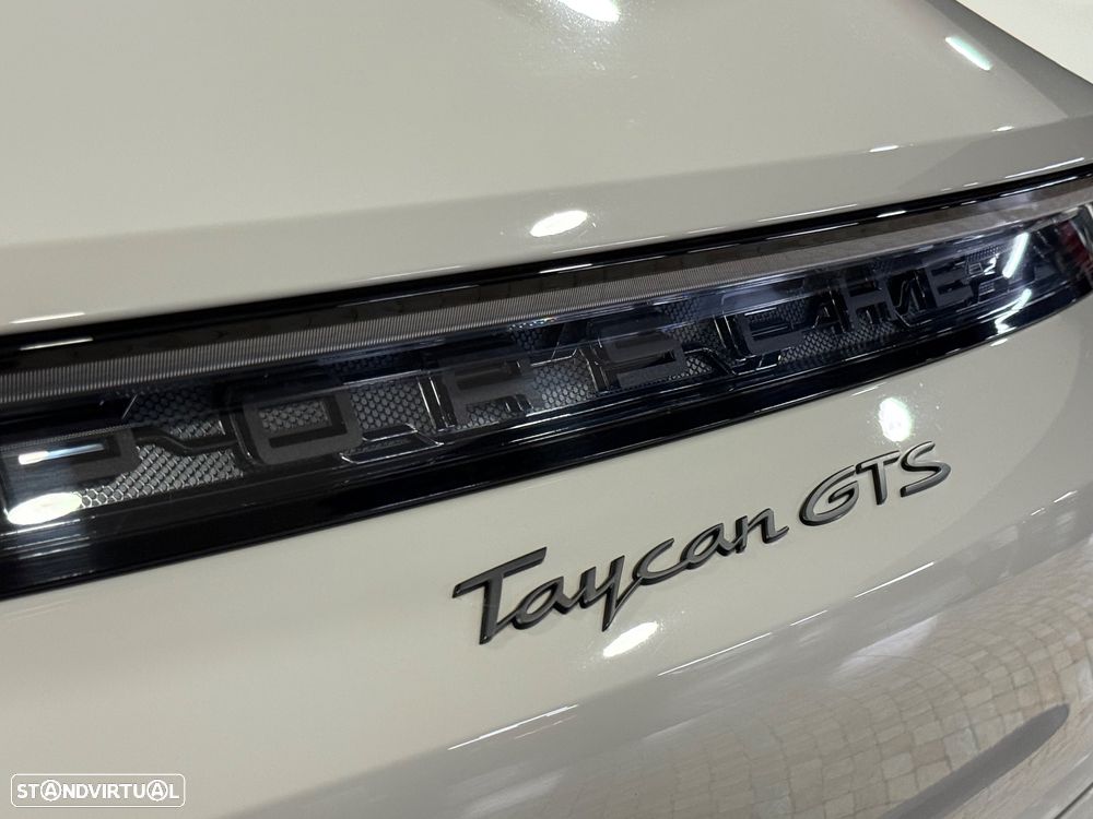 Porsche Taycan Sport Turismo GTS - 25