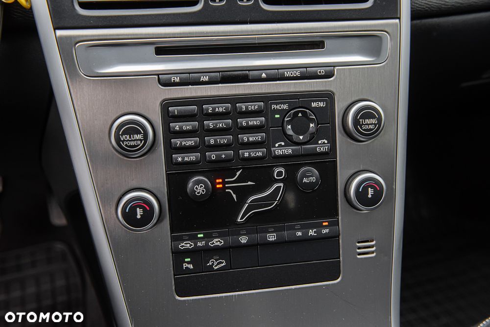 Volvo XC 60 2.4D AWD RDesign - 20