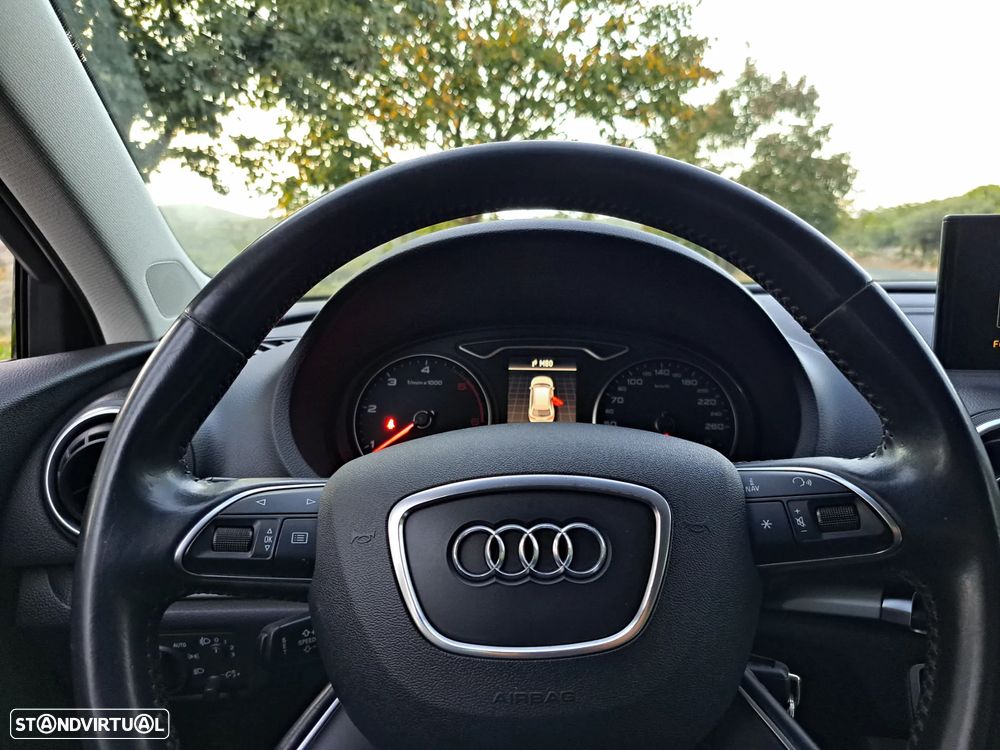 Audi A3 Sportback 1.6 TDI Attraction - 18