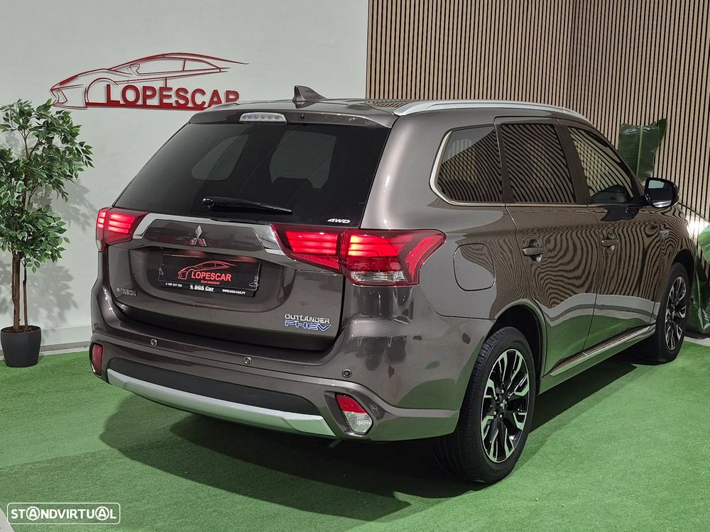 Mitsubishi Outlander 2.0 Instyle Navi - 7