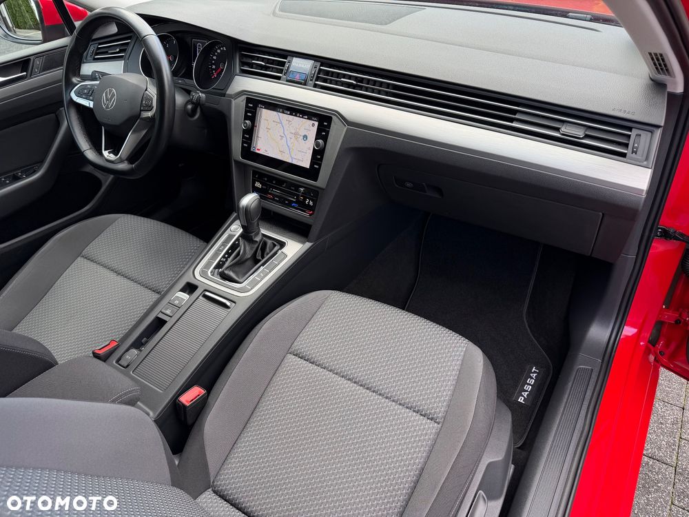 Volkswagen Passat 2.0 TDI SCR DSG Business - 24