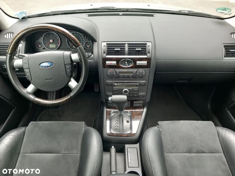 Ford Mondeo 2.0 Ghia Executive - 7