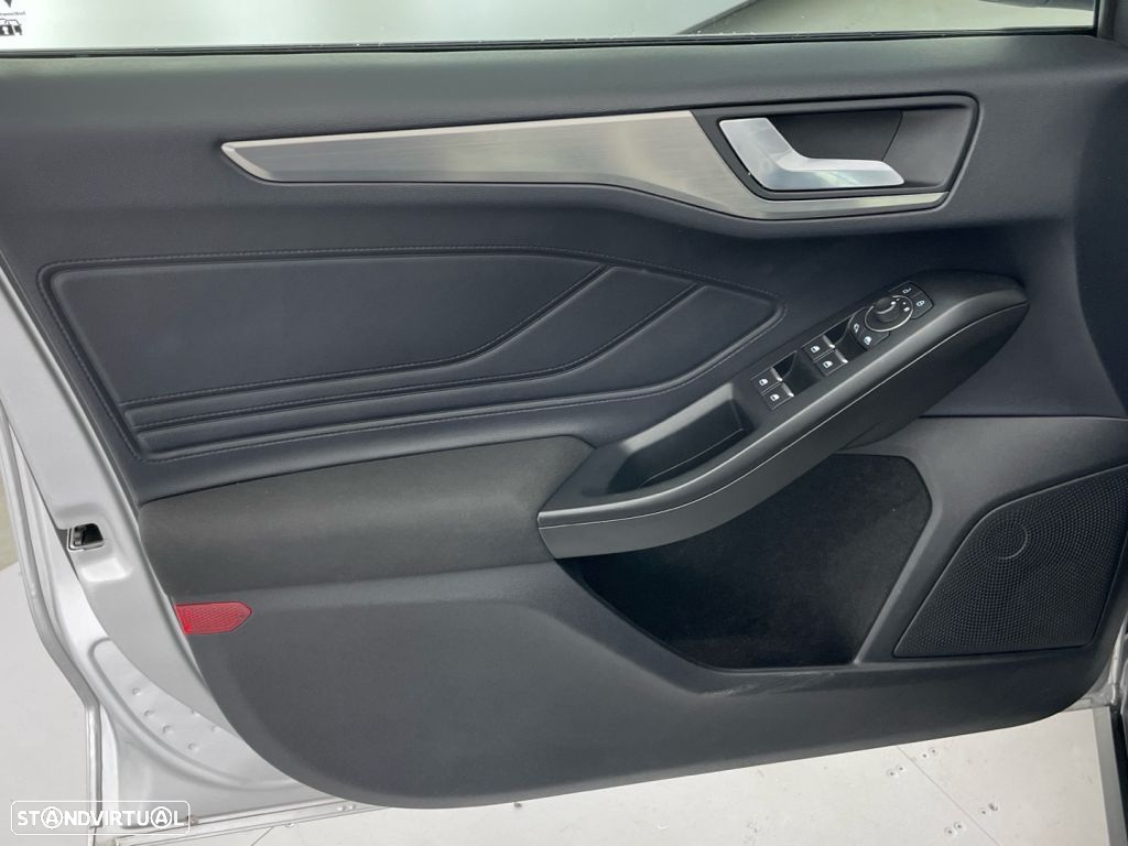 Ford Focus SW 1.0 EcoBoost Titanium - 18