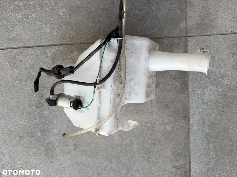 Zbiornik płynu do spryskiwaczy Mitsubishi Space Star II - 2