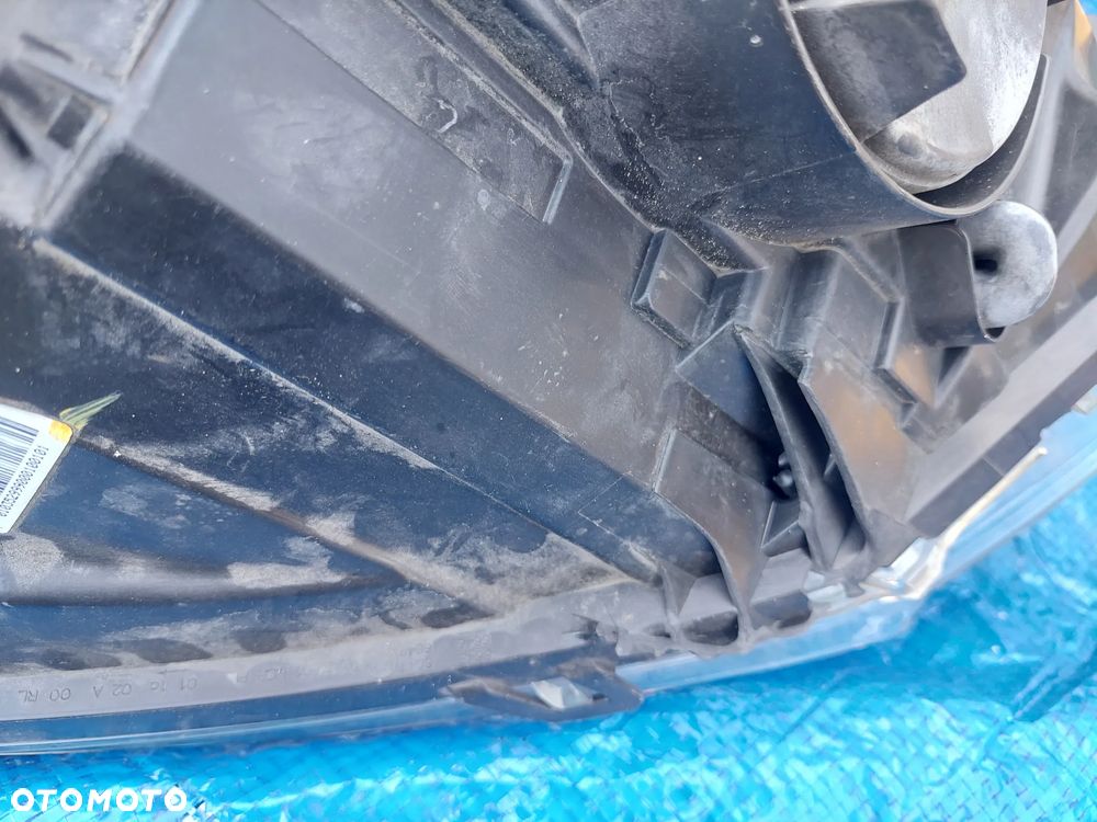 Ford Custom lampa przód reflektor L lub R - 12