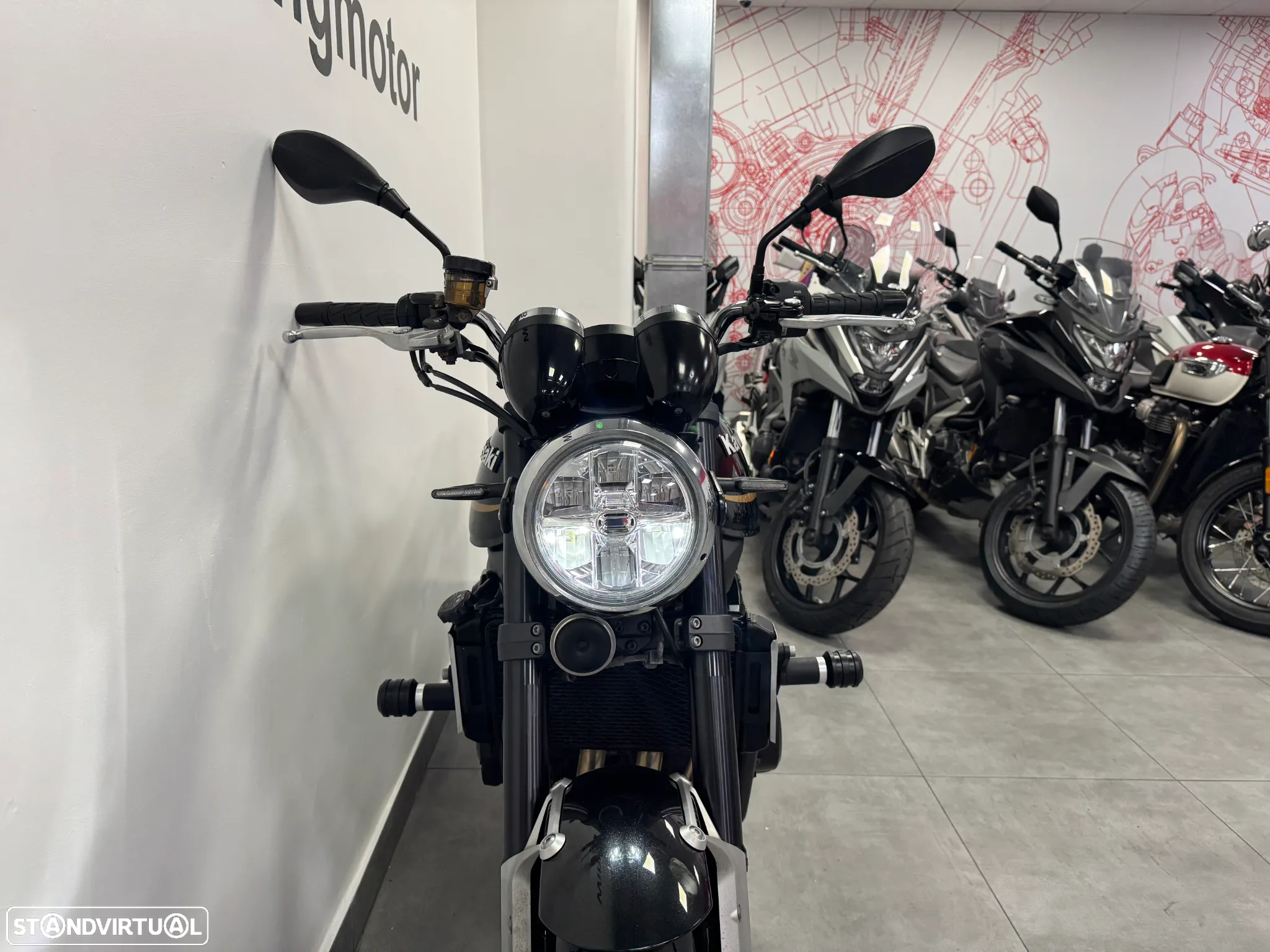 Kawasaki Z 900 RS - 4