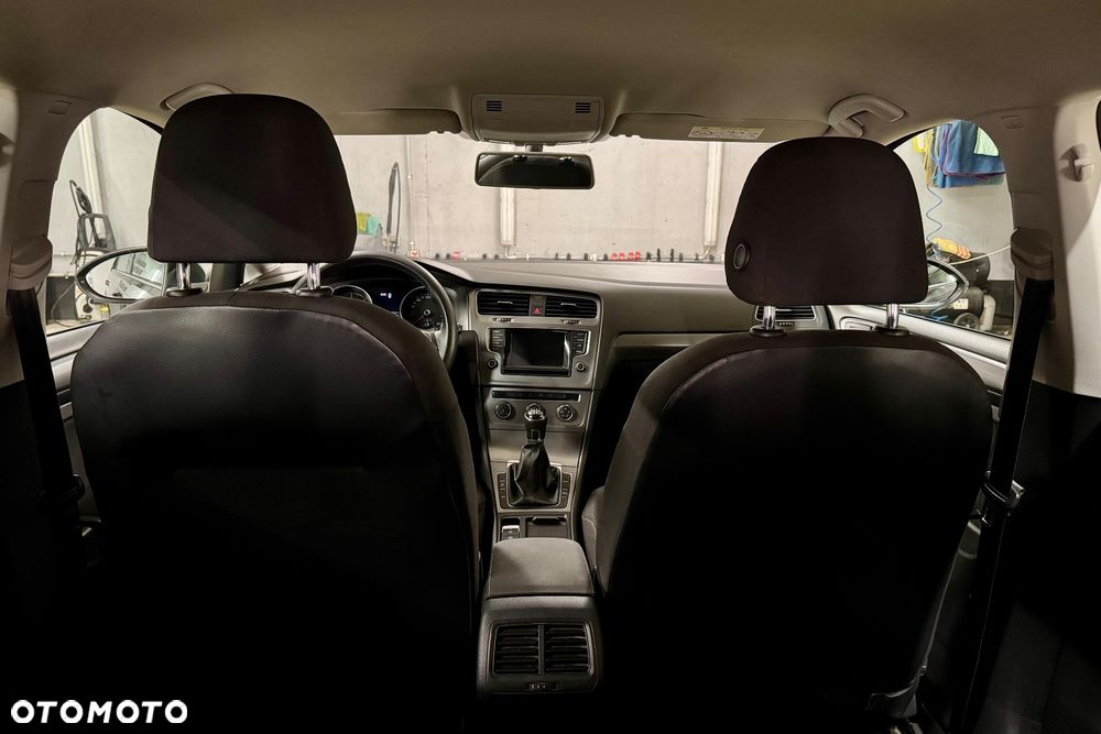 Volkswagen Golf - 17