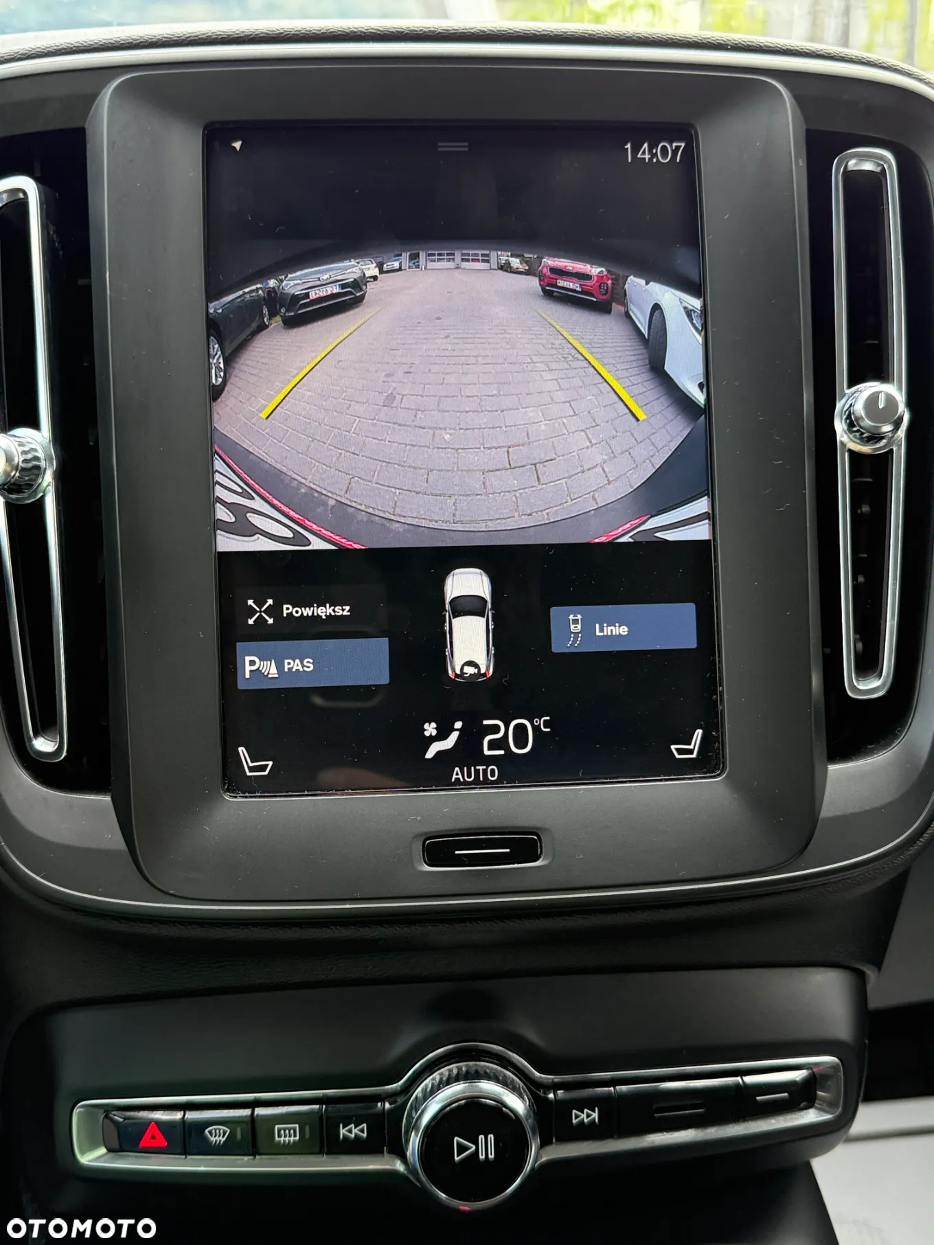 Volvo XC 40 T3 Momentum Pro - 4