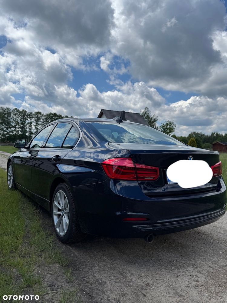 BMW Seria 3 318d - 11