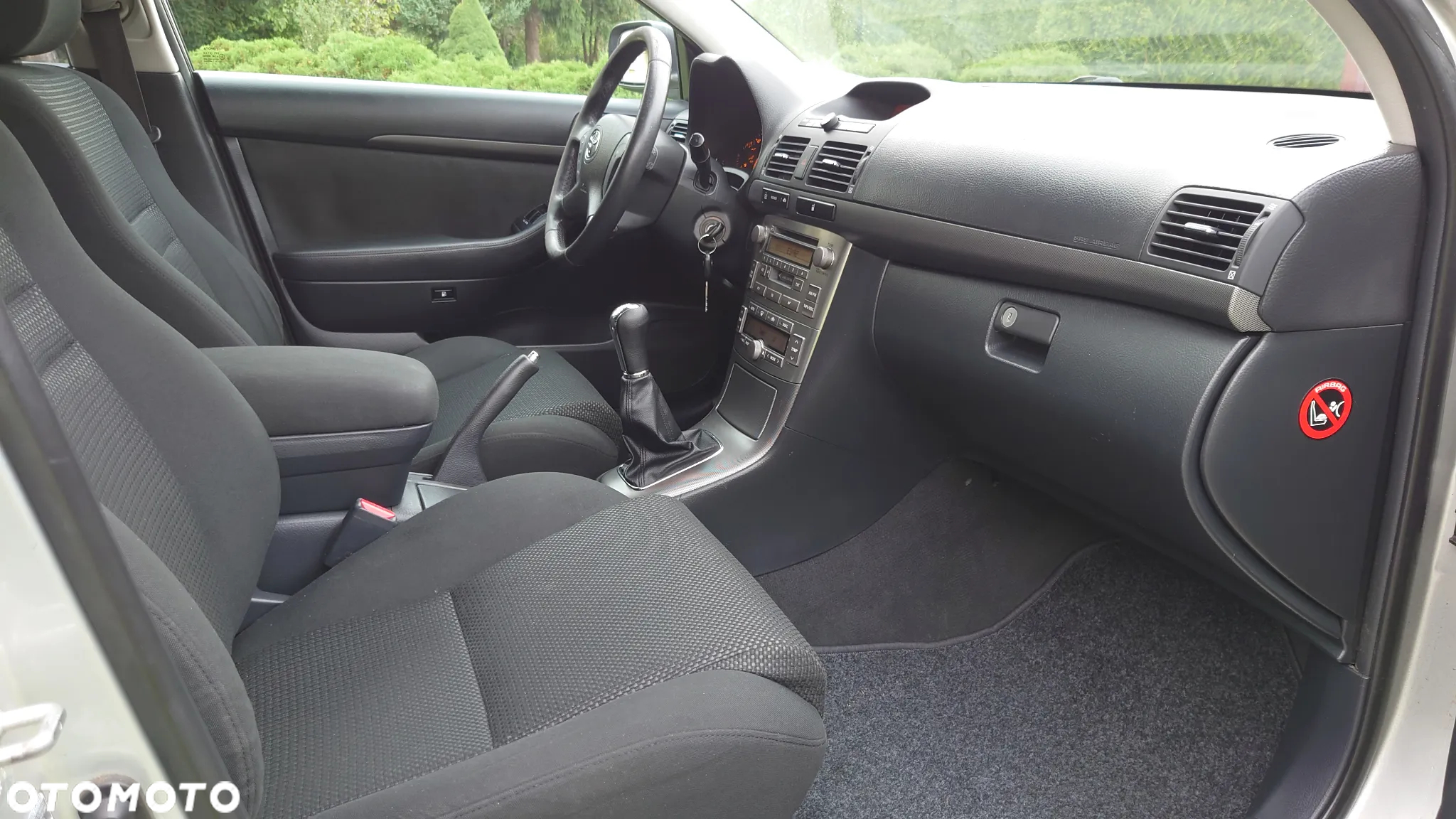 Toyota Avensis 1.8 VVT-i Combi Executive - 17