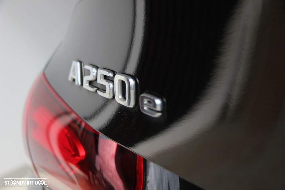 Mercedes-Benz A 250 e AMG Line - 10