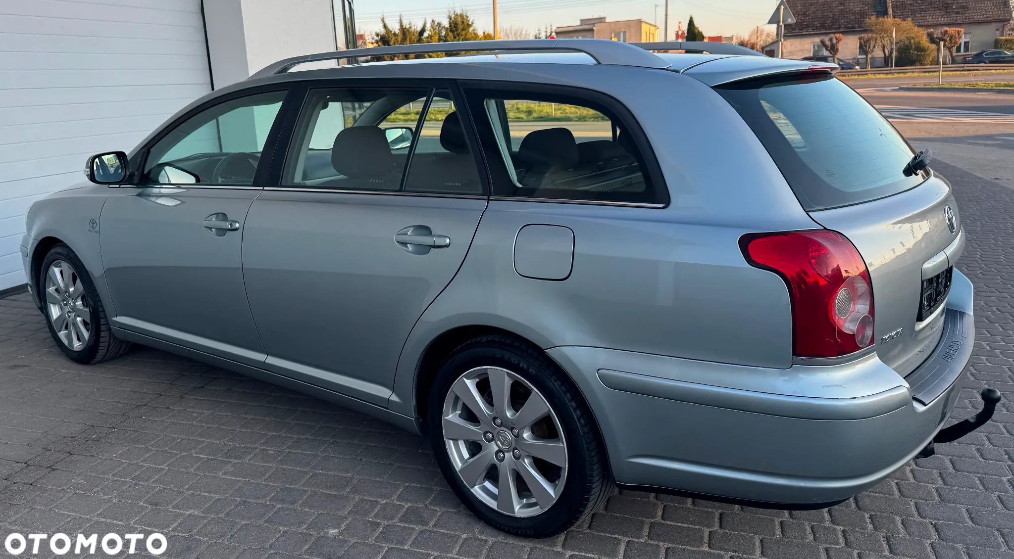 Toyota Avensis 2.2 D-4D Combi Executive - 39