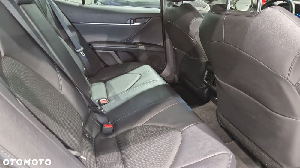 Toyota Camry 2.5 Hybrid Executive CVT - 10