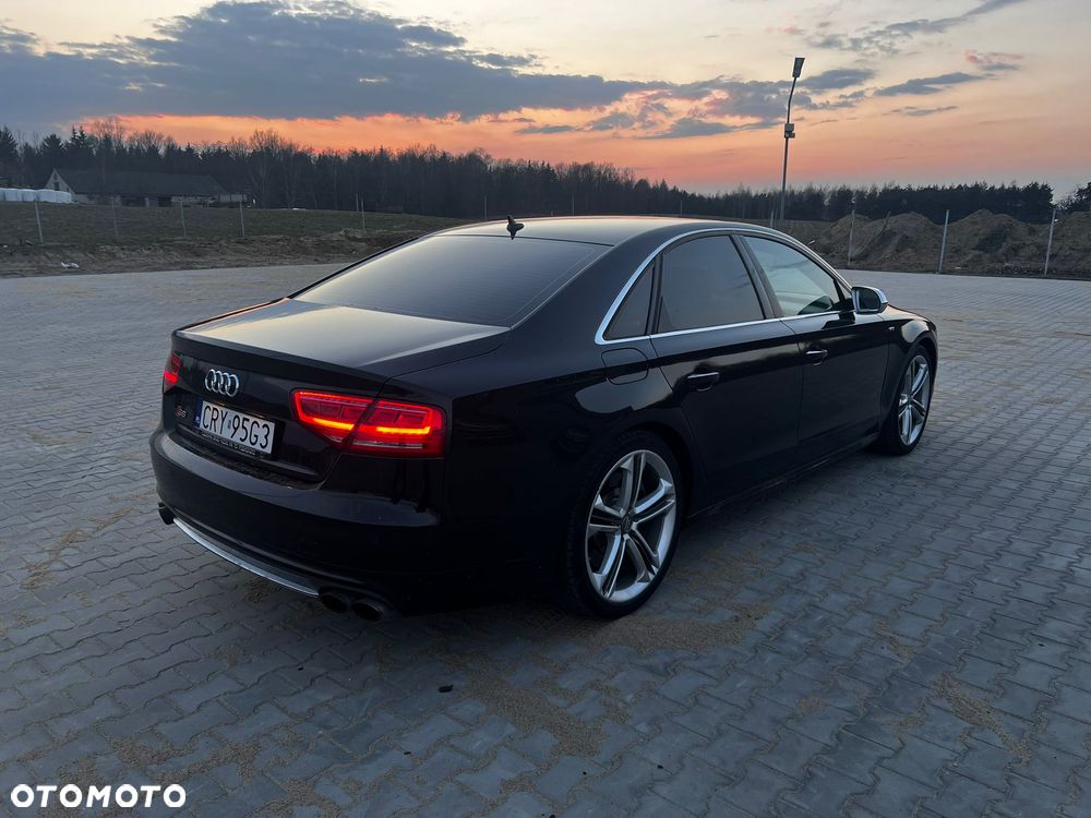Audi S8 - 6