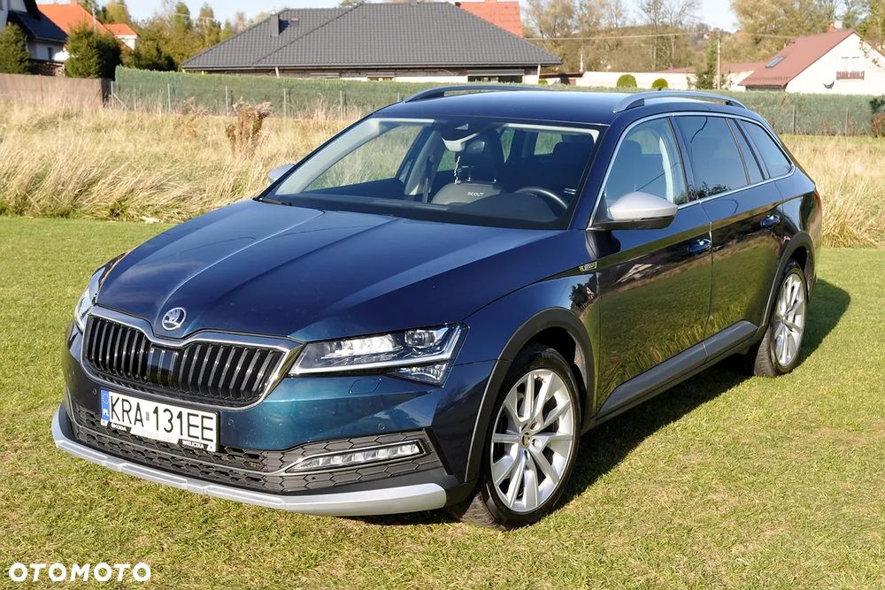 Skoda Superb Combi 2.0 TDI 4x4 DSG Scout - 2