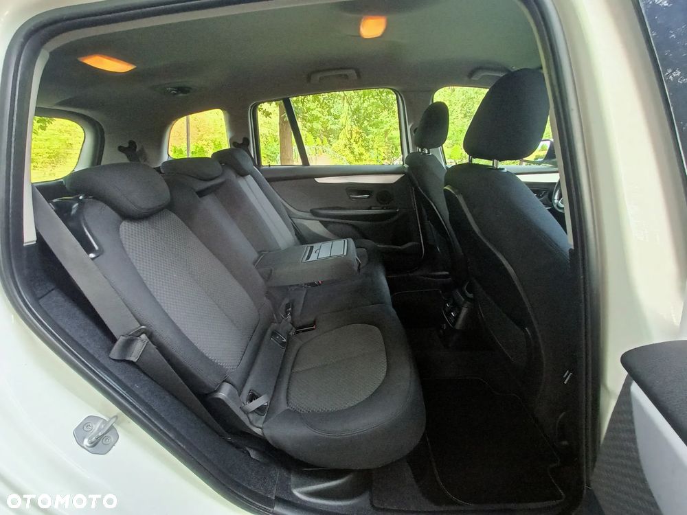 BMW Seria 2 216d Advantage - 11