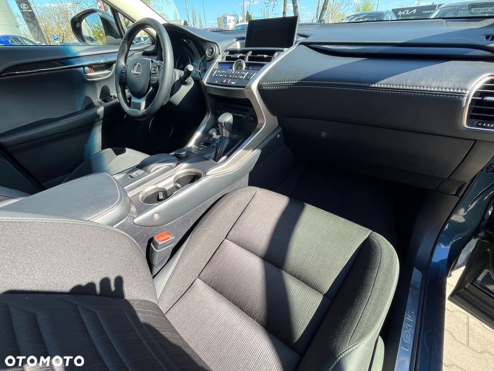 Lexus NX 300h Elite 2WD - 9