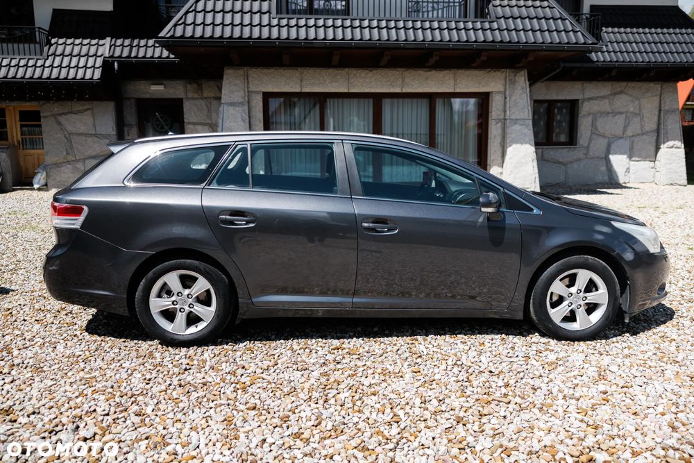 Toyota Avensis - 4