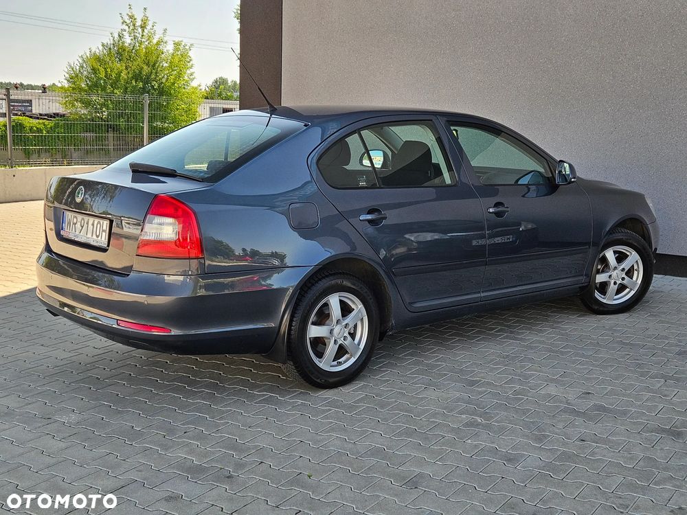 Skoda Octavia 1.6 Ambiente - 23