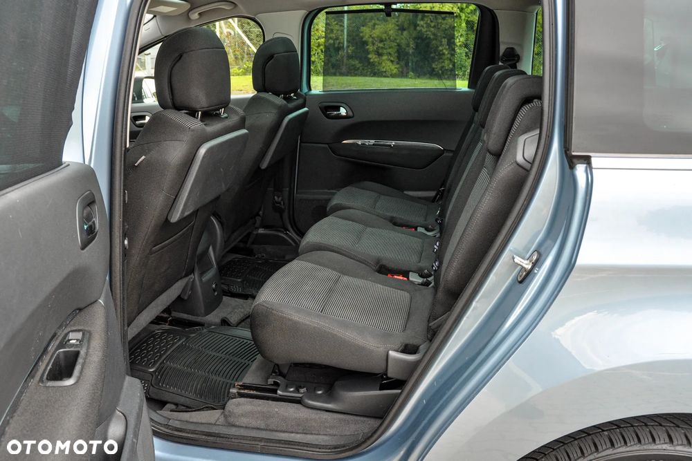 Peugeot 5008 - 8