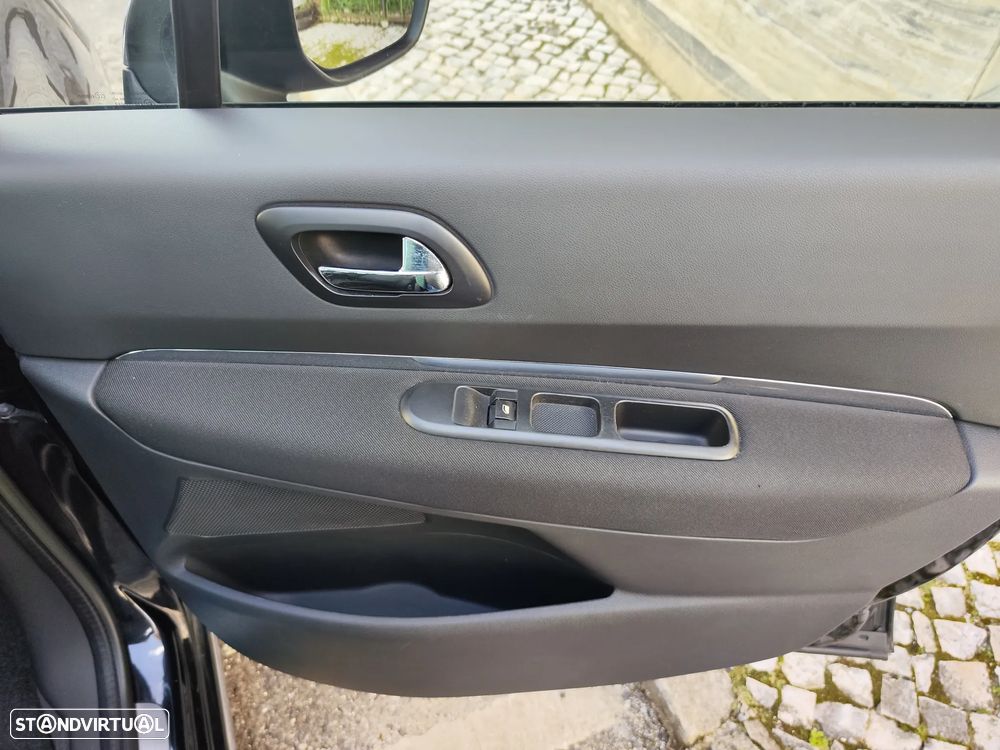 Peugeot 3008 1.6 HDi Allure - 14