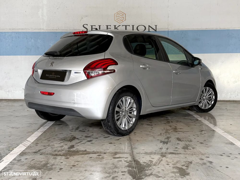 Peugeot 208 1.2 VTi SE Style - 3