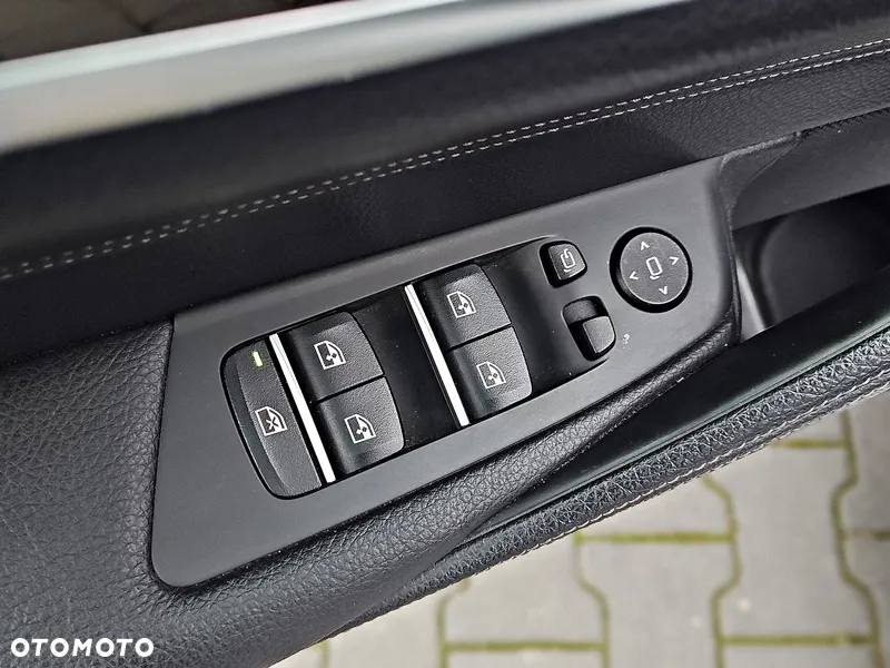BMW Seria 5 530i xDrive Sport Line - 35