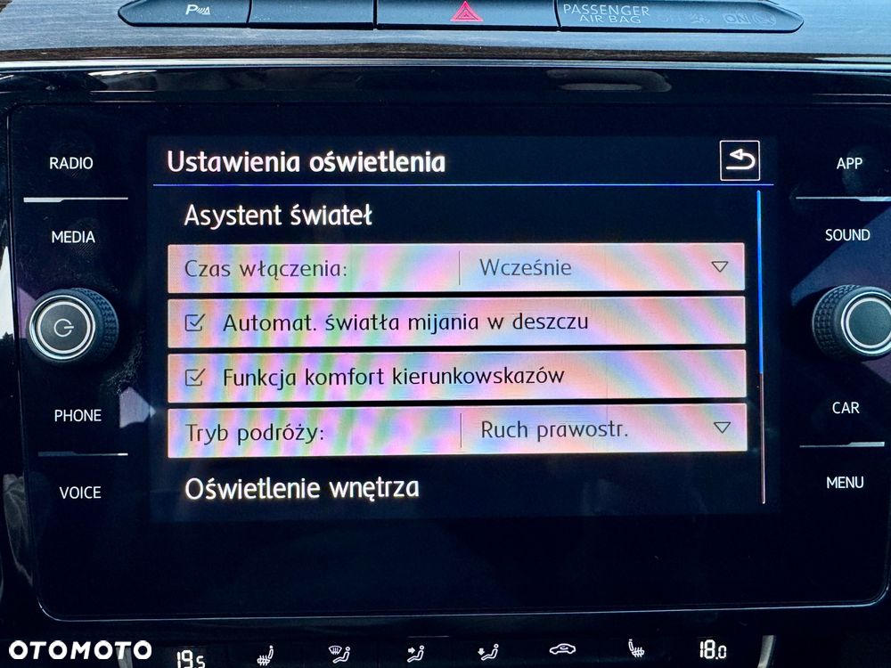 Volkswagen Passat - 32