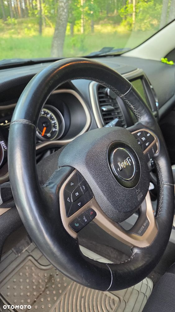 Jeep Cherokee - 10