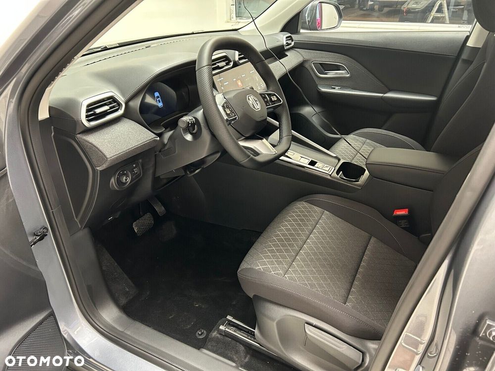 MG ZS Hybrid+ - 12