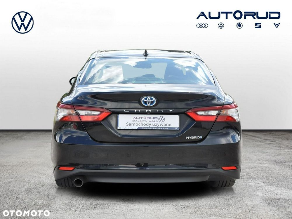Toyota Camry - 6