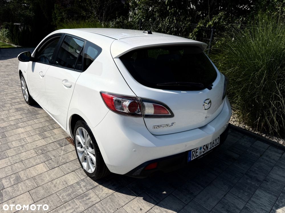 Mazda 3 1.6 Exclusive + - 16
