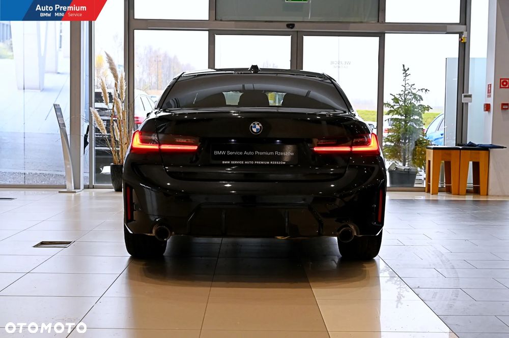 BMW Seria 3 330i xDrive M Sport - 19
